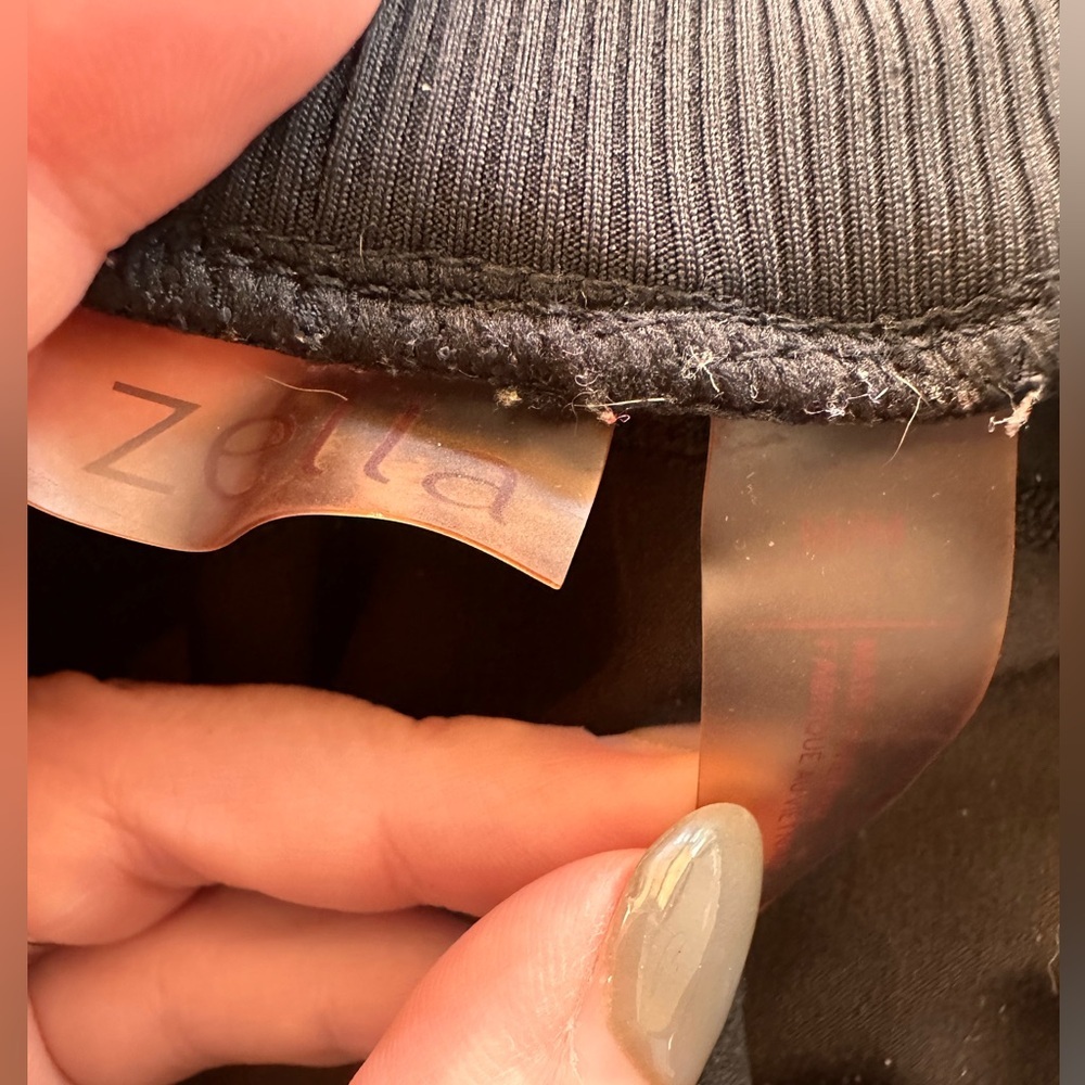 Zella Black Cropped Jogger Pants - Picture 4 of 4